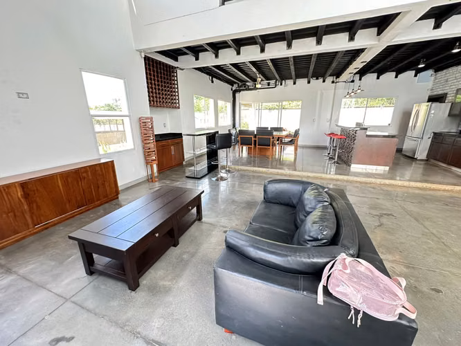 Rento Casa con Muebles - Imagen 9
