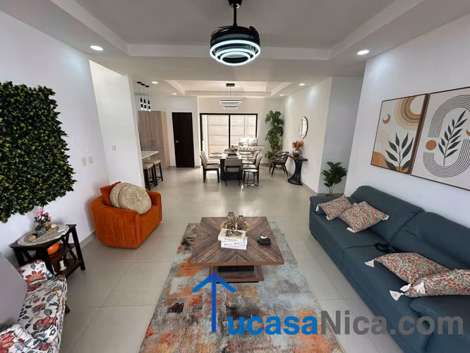 Renta Moderna Casa Con o sin Muebles
