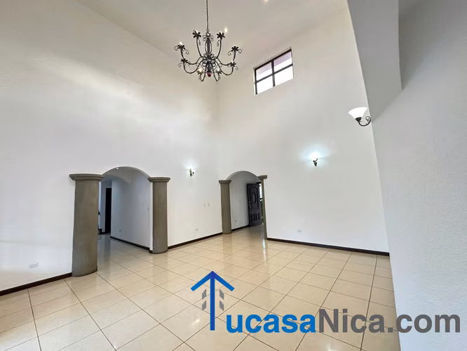 casa grande de 6 habitaciones con la de servicio