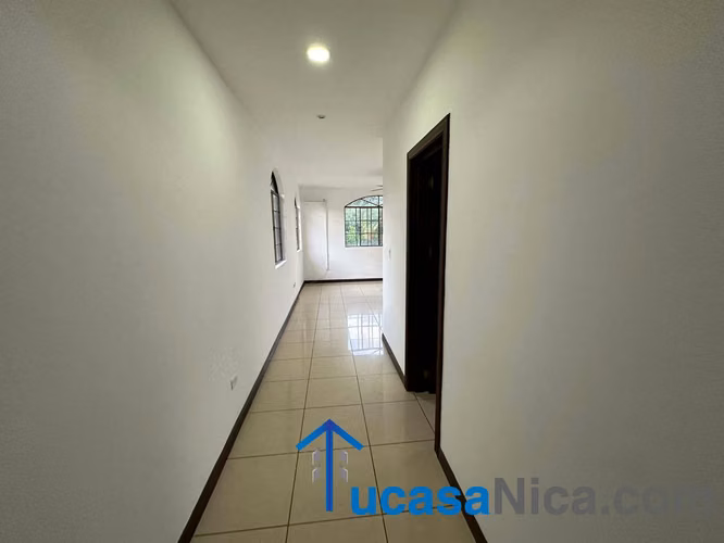 casa grande de 6 habitaciones con la de servicio