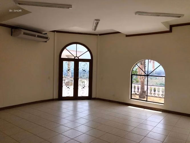 Casa grande con piscina con vista a toda managua - Imagen 6