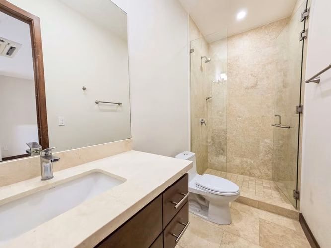 Exclusivo Penthouse en Venta – Condominio Mi Viejo Santo Domingo, Managua