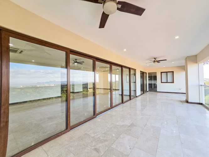Exclusivo Penthouse en Venta – Condominio Mi Viejo Santo Domingo, Managua