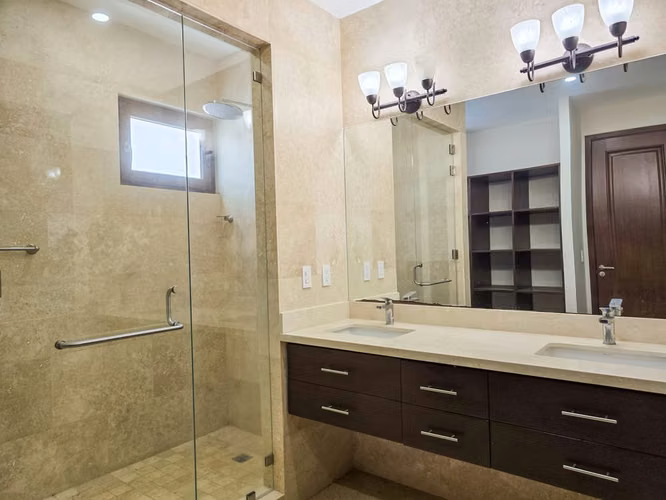 Exclusivo Penthouse en Venta – Condominio Mi Viejo Santo Domingo, Managua
