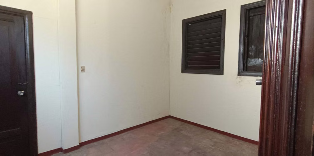 Vendo casa area correos NIC ideal oficinas, negocio, clinica - RDE