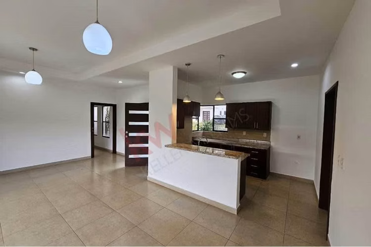 FP: ¡Bienvenidos a tu futuro hogar en la exclusiva Urbanización Sierritas de Santo Domingo!$210,000 - Imagen 3