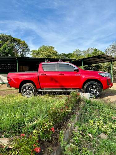 Toyota Hilux SR 2023