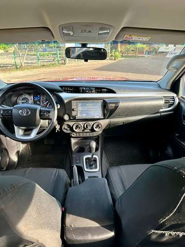 Toyota Hilux SR 2023