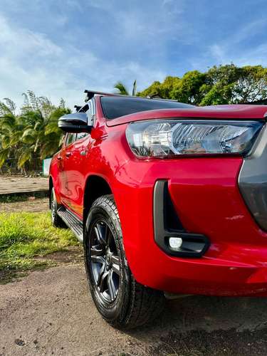 Toyota Hilux SR 2023