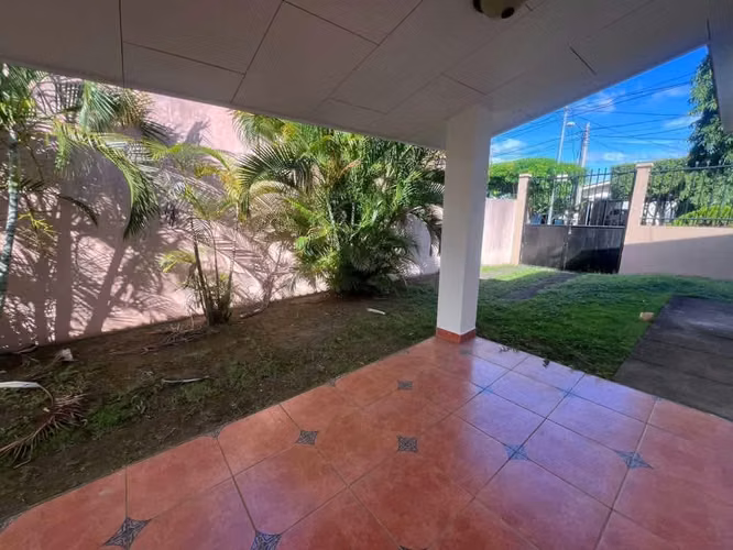 FP Se vende casa en residencial Lomas del Valle. - Imagen 3