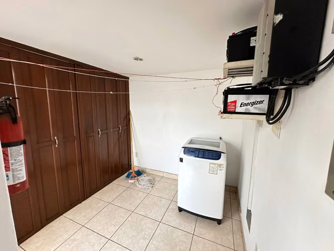 Rento con o sin muebles casa con finos acabados - Imagen 14