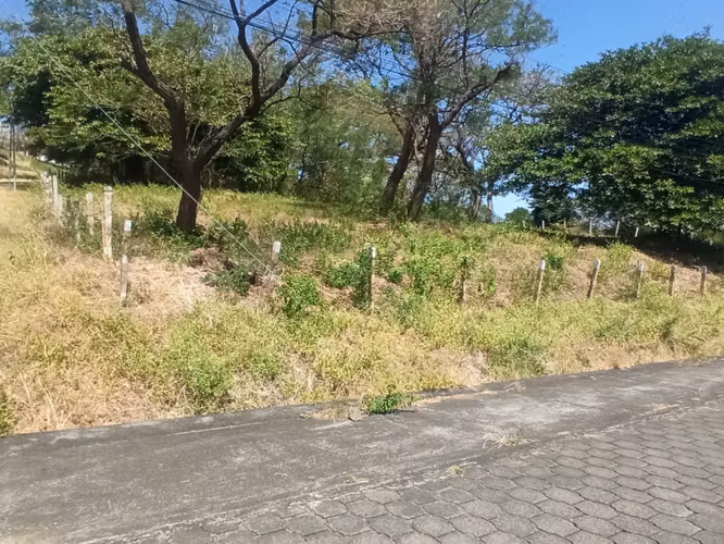 ¡Tu oportunidad de construir tu hogar aquí, en carretera Sur km 13!