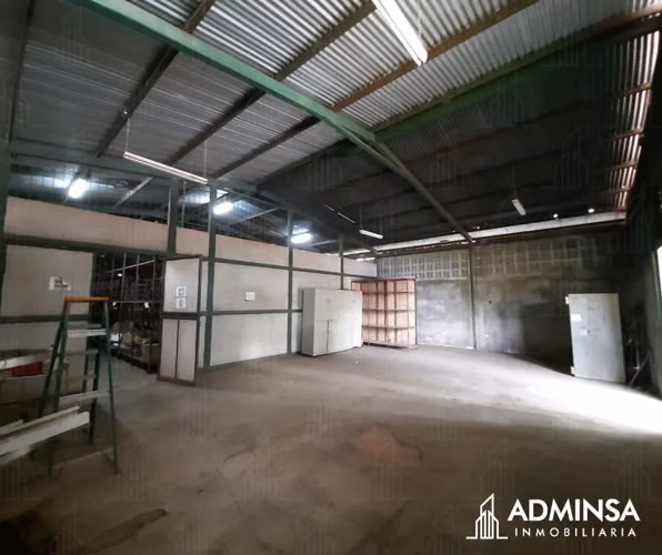 Propiedad de Inversión con Terreno Amplio y Bodega – Carretera a Masaya
