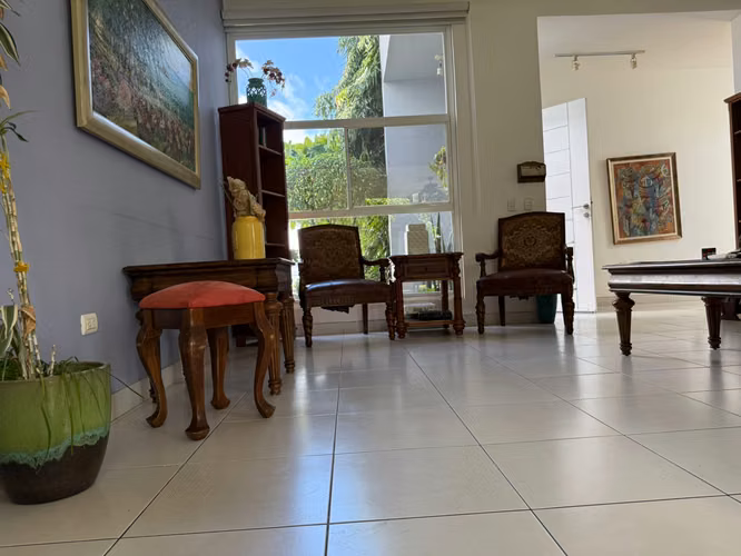 Casa en venta en el exclusivo Residencial Frascati , ubicado en Las Colinas, Managua!