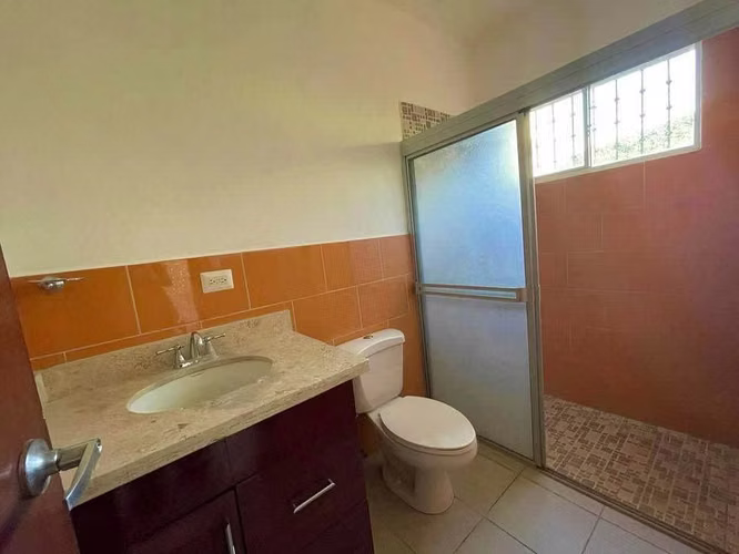 FP ¡Gran Oportunidad! Se Vende Hermosa Casa en Residencial Santa Helena 