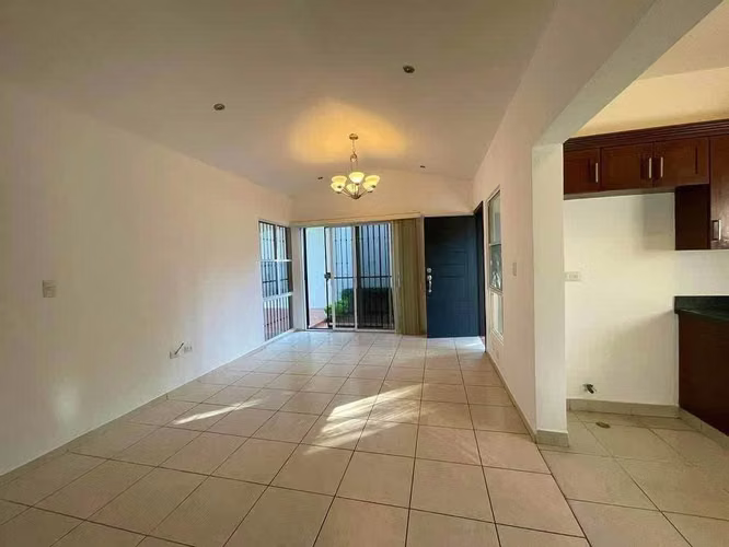 FP ¡Gran Oportunidad! Se Vende Hermosa Casa en Residencial Santa Helena 