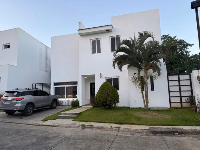 STO 0467 GT   Casa 2 pisos Santo Domingo - Imagen 4