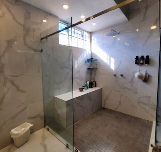 HERMOSA CASA EN VENTA CON TERRENO DE 1000V2 EN PLAZA ONCE