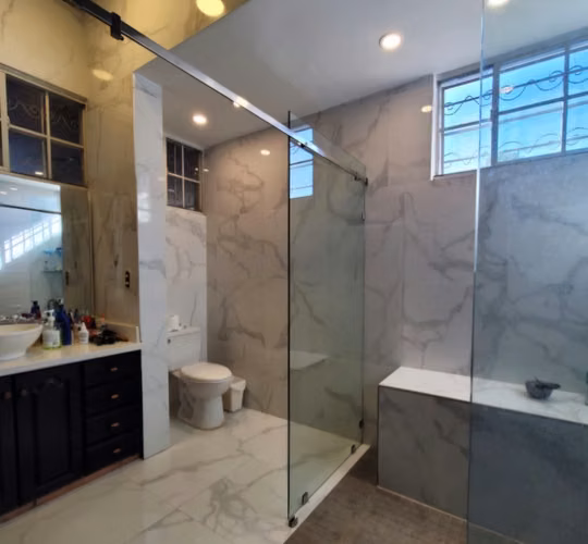HERMOSA CASA EN VENTA CON TERRENO DE 1000V2 EN PLAZA ONCE