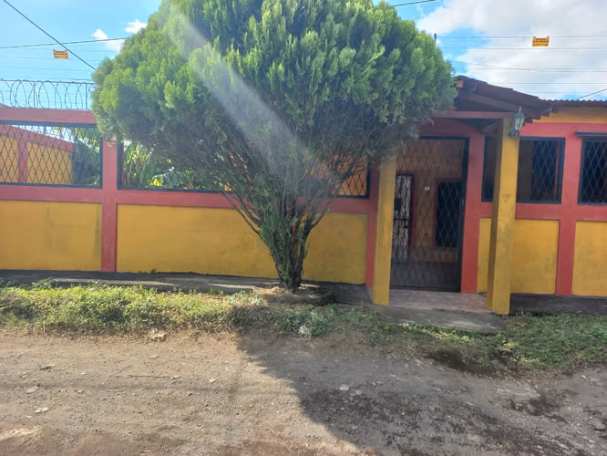 " Vendo Hermosa Casa en Colonia Universitaria, Carretera Norte"