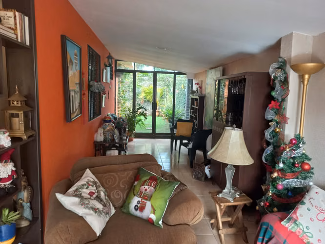 "Vendo hermosa casa en residencial Prados de Eucalipto, Residencial Veracruz"