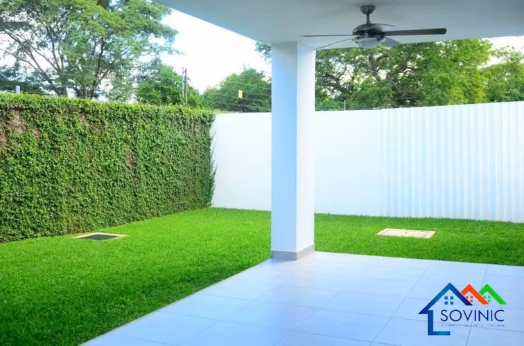 Casa de 2 pisos en Nicaragua santo domingo Managua