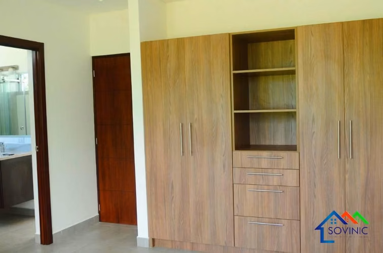 Casa de 2 pisos en Nicaragua santo domingo Managua