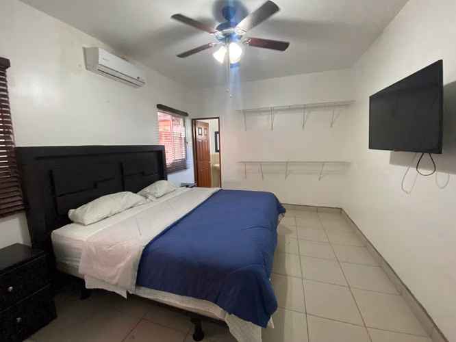 Oportunidad de Venta en Residencial Versalles, Carretera a Masaya - Imagen 14