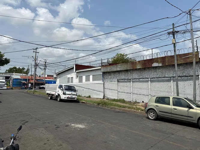En venta edificio en Sta Ana (El arbolito) Managua-Nicaragua