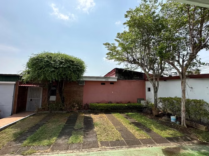 En venta edificio en Sta Ana (El arbolito) Managua-Nicaragua