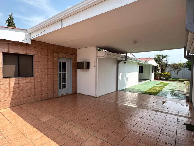 En venta edificio en Sta Ana (El arbolito) Managua-Nicaragua