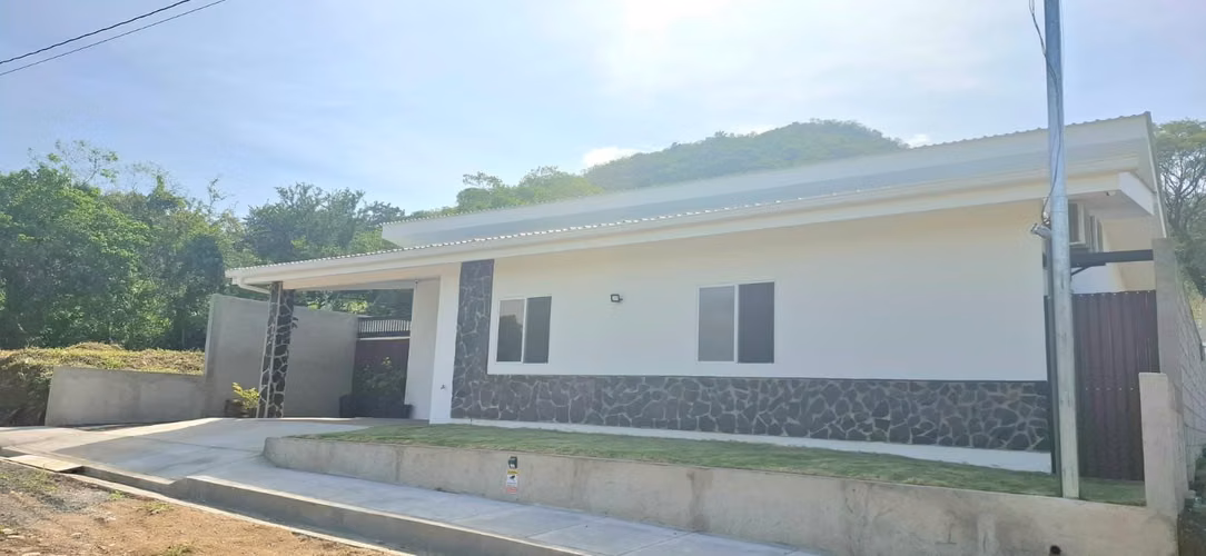 Se vende Casa en San Juan del Sur Rivas