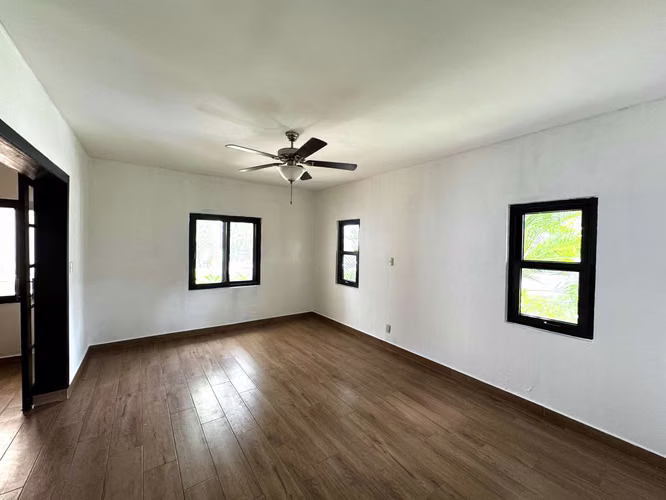 Venta de Casa en el Km 12.5 de la Carretera Sur en Serranías Terreno 4,360 v2