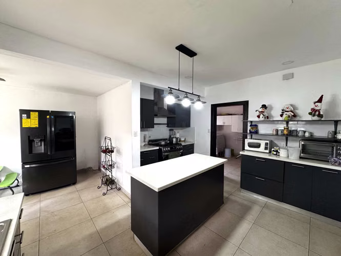 Venta de Casa en el Km 12.5 de la Carretera Sur en Serranías Terreno 4,360 v2
