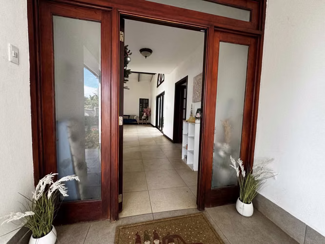 Venta de Casa en el Km 12.5 de la Carretera Sur en Serranías Terreno 4,360 v2