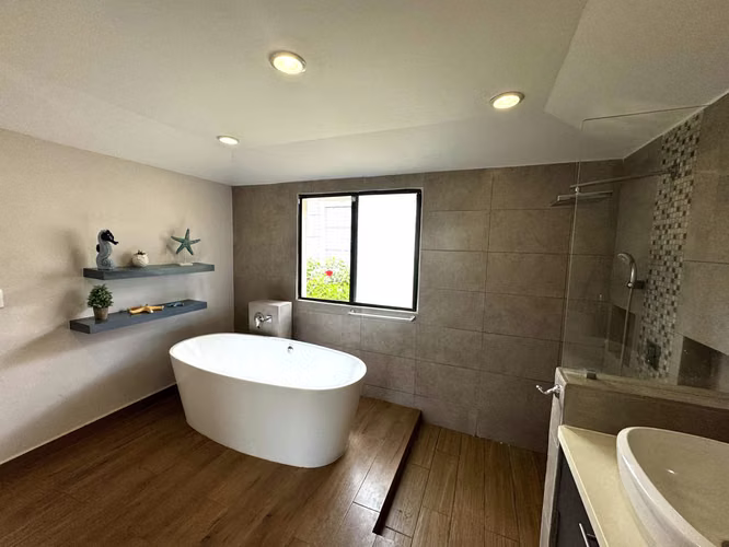 Venta de Casa en el Km 12.5 de la Carretera Sur en Serranías Terreno 4,360 v2