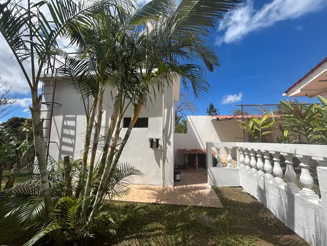 IM- Bella casa con finos acabados en venta en residencial Villas de San Sebastián en Diriamba
