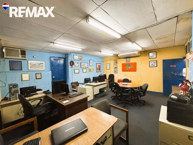 Local Comercial con Excelente Ubicación – Ideal para Oficinas