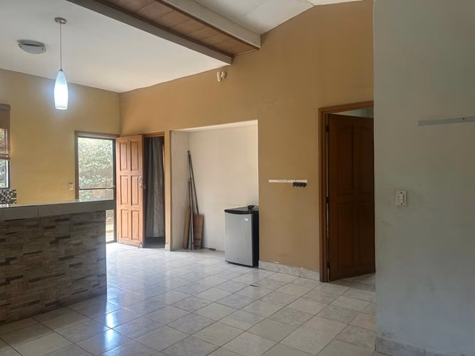 Venta de Hermosa y Acogedora Casa en Carretera Sur  Con Terreno de 969V2 - Imagen 6