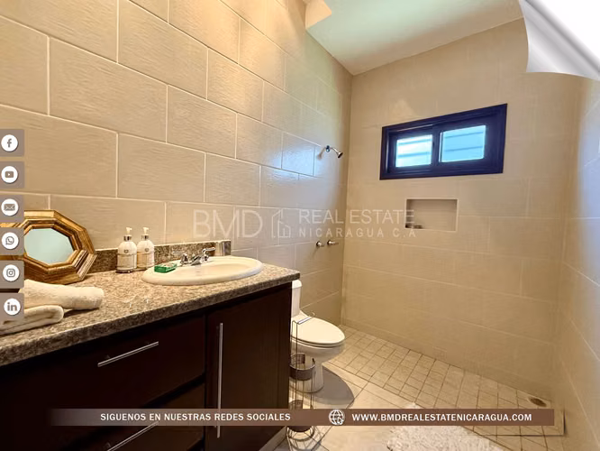 Ubicada en Santo Domingo, en una zona tranquila y exclusiva KG - Imagen 11
