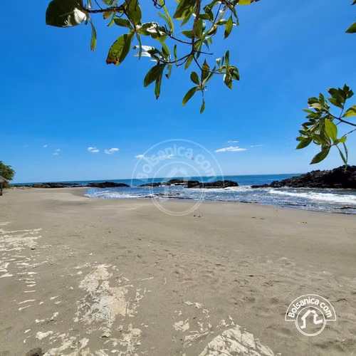 Venta de Terreno en Playa Hermosa en Condo