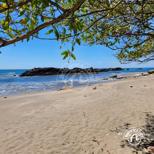 Venta de Terreno en Playa Hermosa en Condo