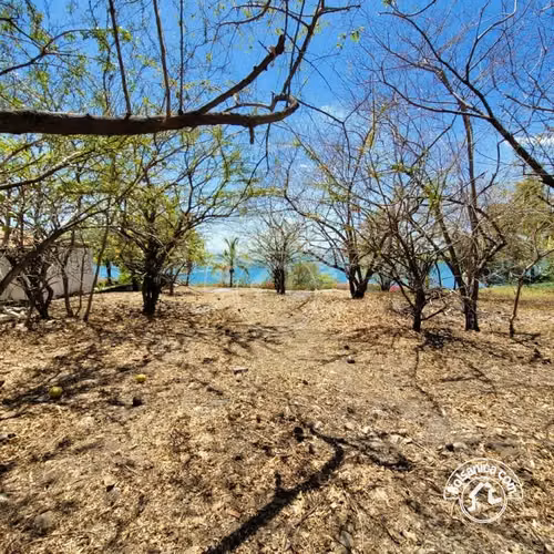 Venta de Terreno en Playa Hermosa en Condo