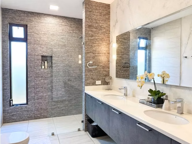 Rento con Muebles 5 habitaciones con sus baños - Imagen 5