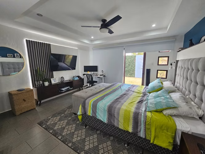 Venta de casa moderna, con bonitos acabados y diseño único en Carretera Sur - Imagen 3