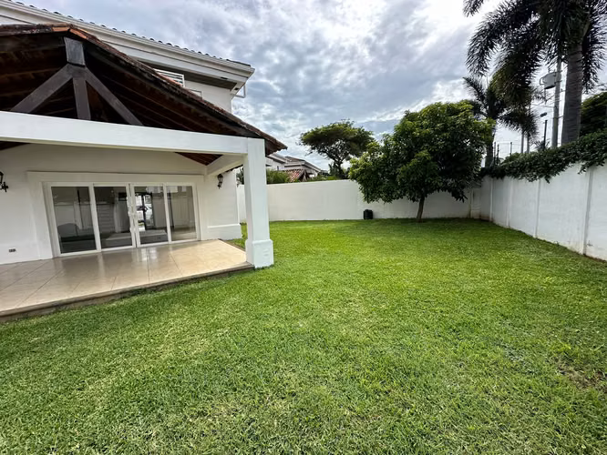 Las Colinas Condominio Seguro - Imagen 10