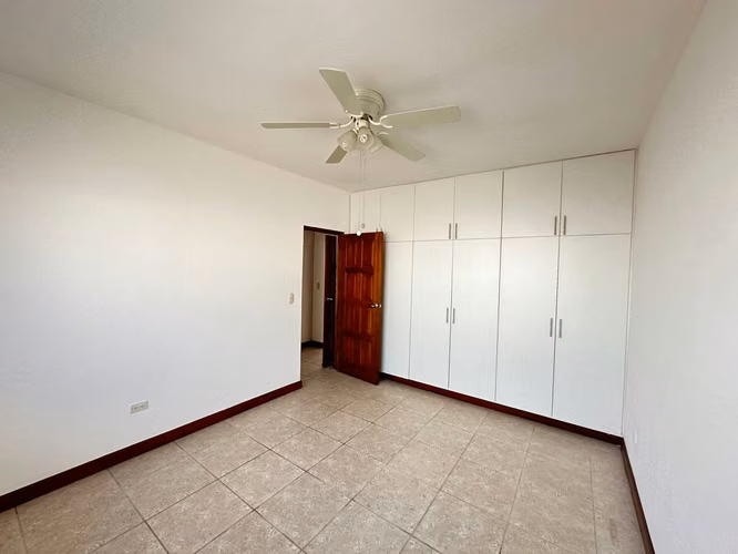 las Colinas condominio privado de tres casas - Imagen 16