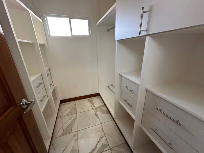 las Colinas condominio privado de tres casas - Imagen 14