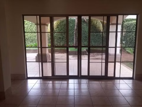 las Colinas condominio privado de tres casas - Imagen 2