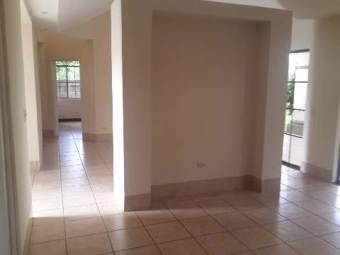 las Colinas condominio privado de tres casas - Imagen 5
